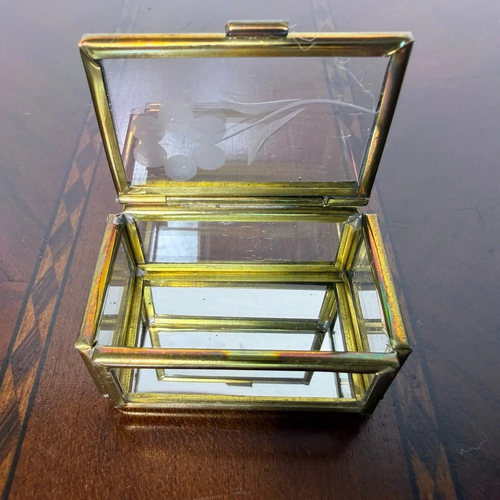 Vintage Etched Floral Glass Brass Trinket Box Gold Small‎ Cottagecore Vanity
